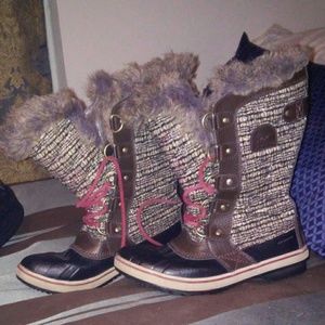 Sorel midcalf faux fur lined boots